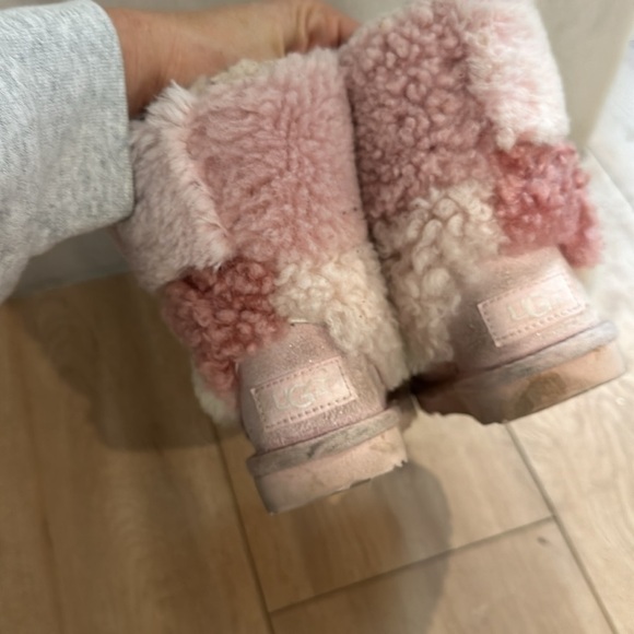 UGG Girls Classic Short Pink Patchwork Fluff Suede Boots 1095009K Size 10 US - Picture 3 of 6